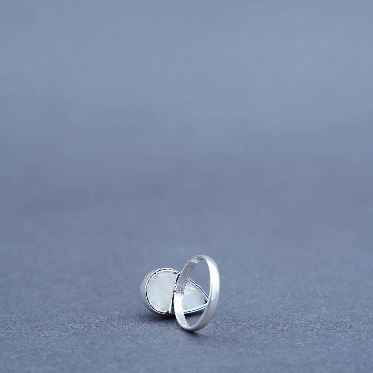 Silver Plated Moonstone Gemstone Ring Size Q